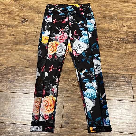 Zyia Active dark floral mesh high-rise 7/8 length leggings - Picture 2 of 10
